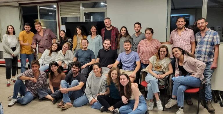 משתתפות ומשתתפי תכנית המלגות של טנא ירושלמי בתמונה קבוצתית